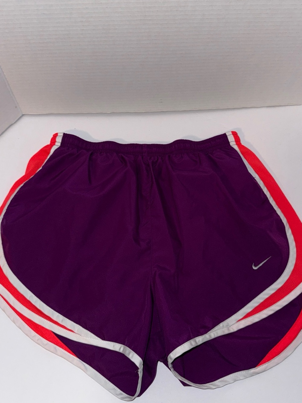 Nike Dri Fit Women’s Purple Athletic Shorts with Pink Trim Sz Medium